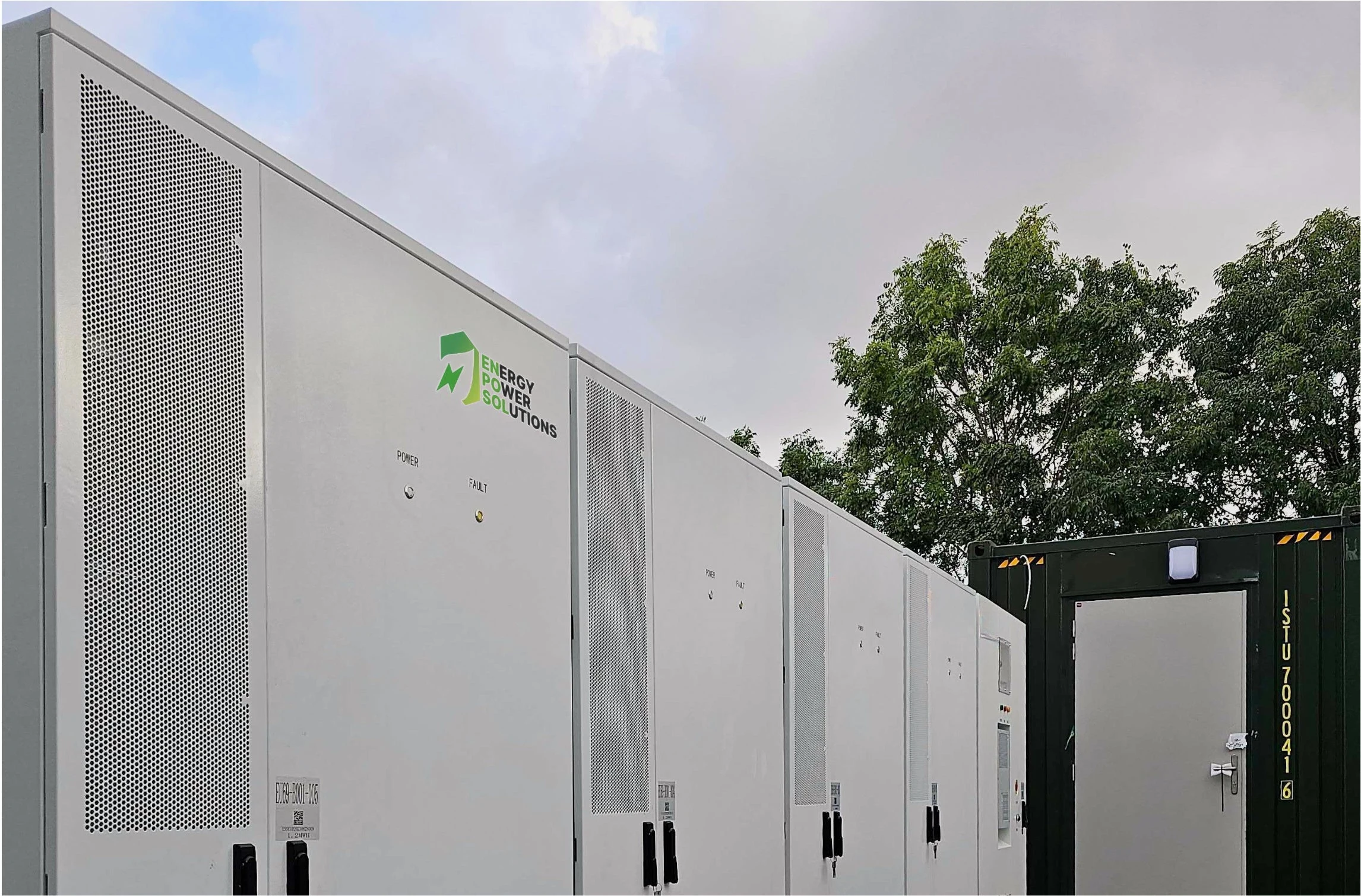 Bateriové úložiště energie BESS v rámci projektu pro Virgin Media v Dublinu