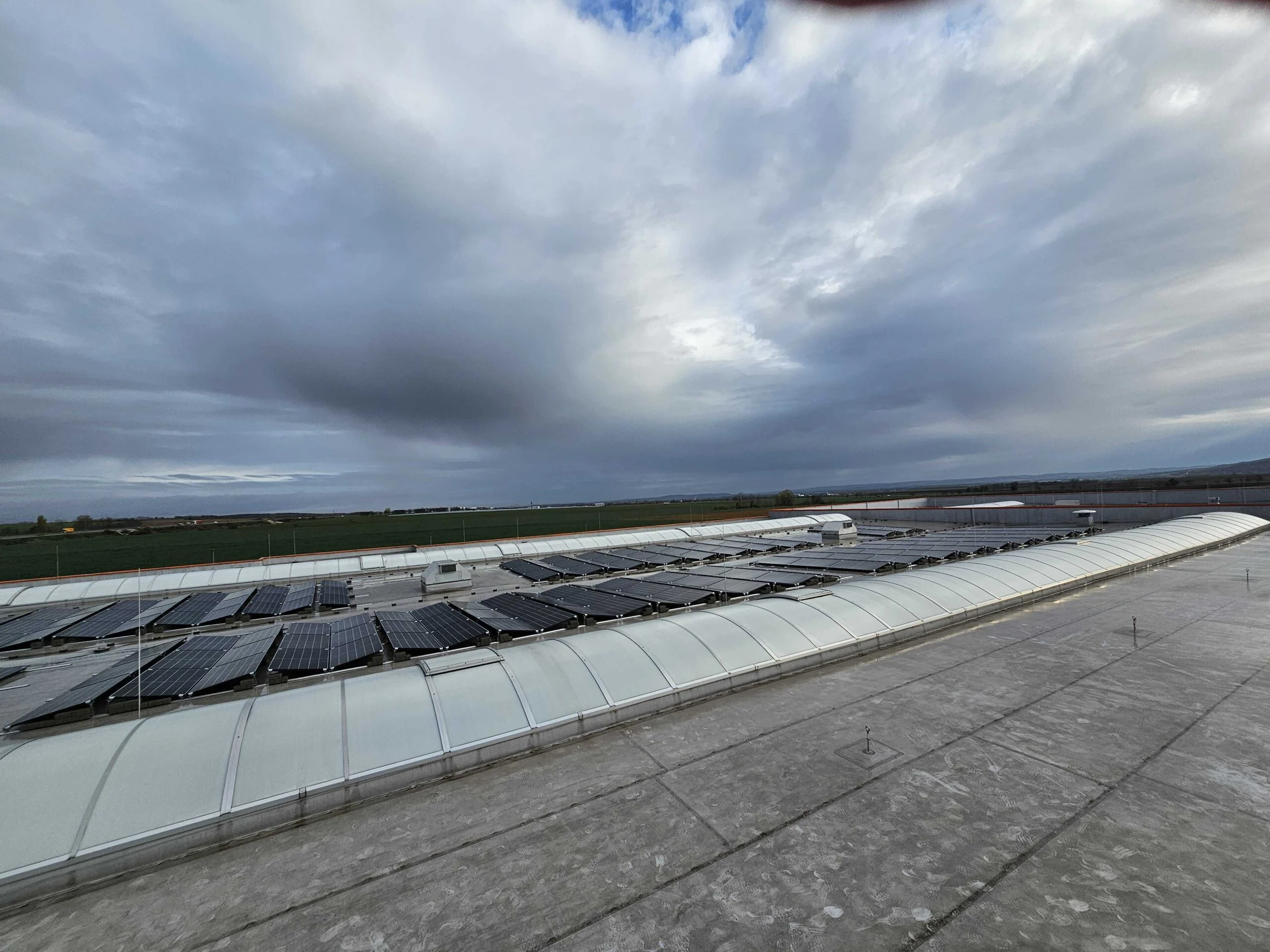 Referenční projekt energetického řešení ENPOSOL pro společnost Gebrüder Weiss v Jenči