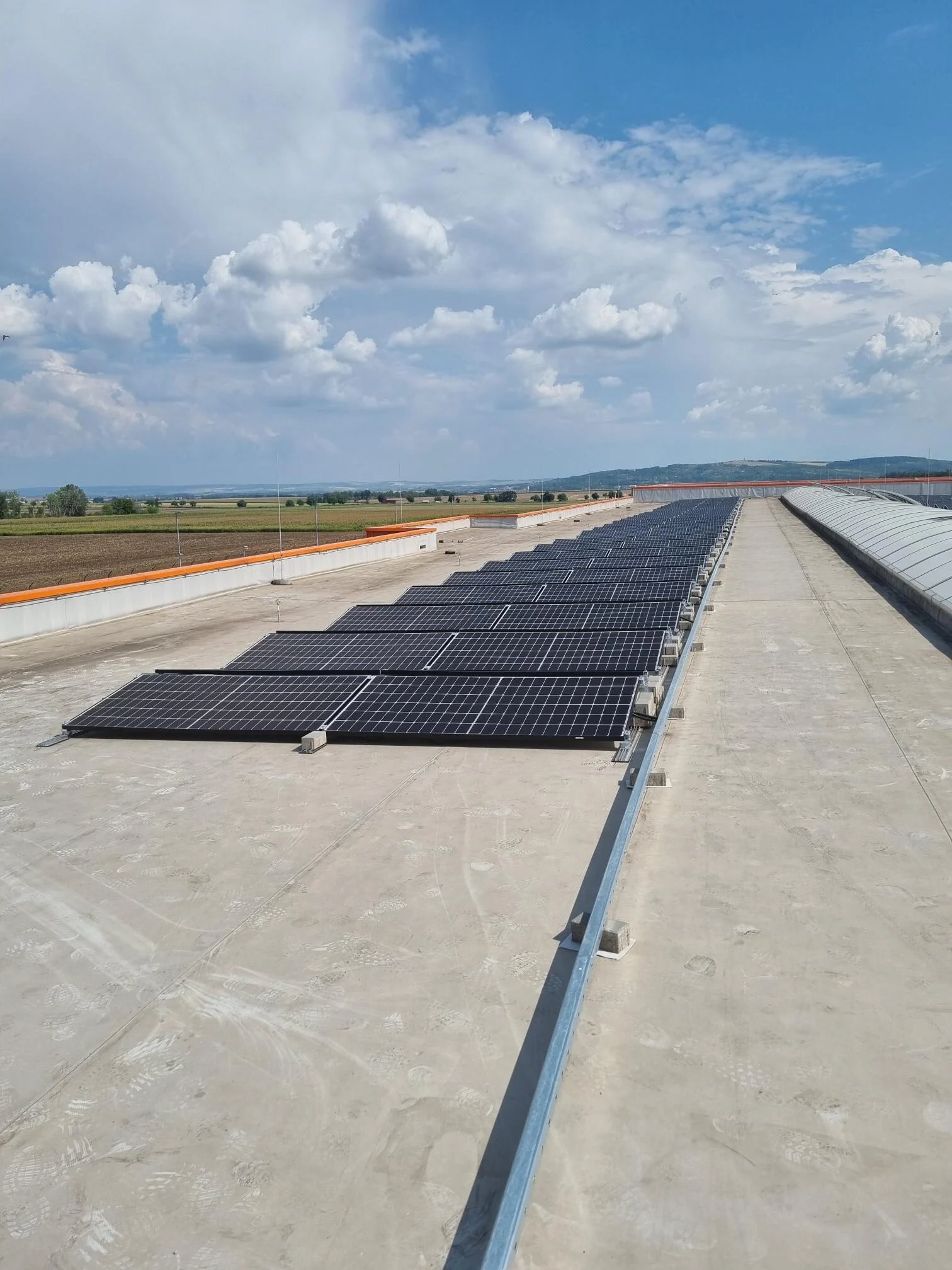 Referenční projekt energetického řešení ENPOSOL pro společnost Gebrüder Weiss v Syrovicích