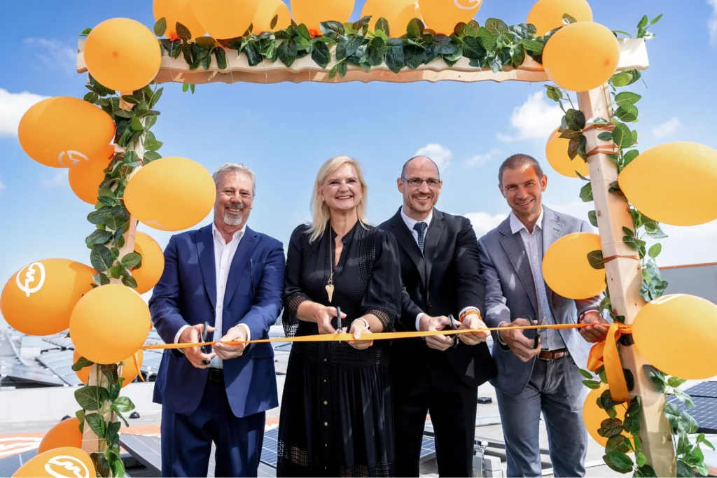 Předání bateriového úložiště BESS realizovaného společností ENPOSOL pro klienta NEUFE