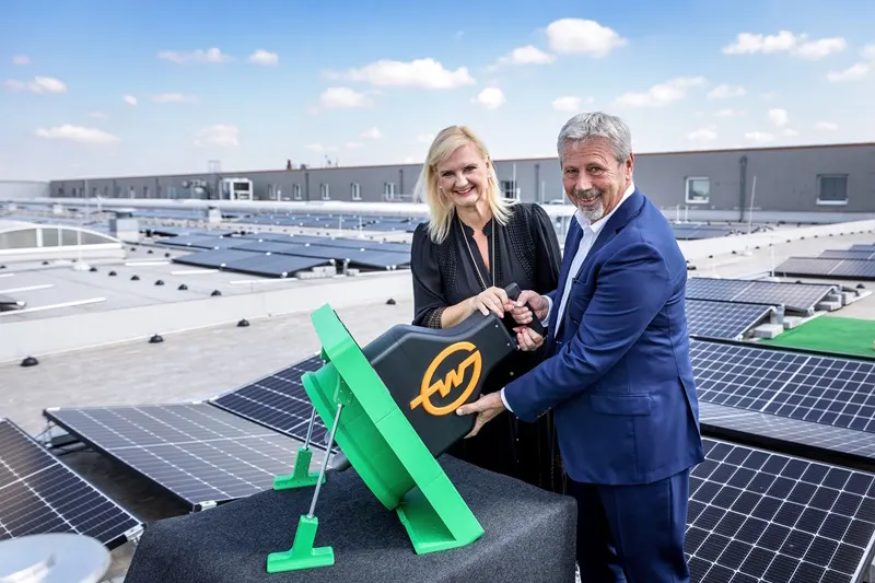 Uvedení solární elektrárny do provozu v rámci projektu ENPOSOL pro společnost Gebrüder Weiss